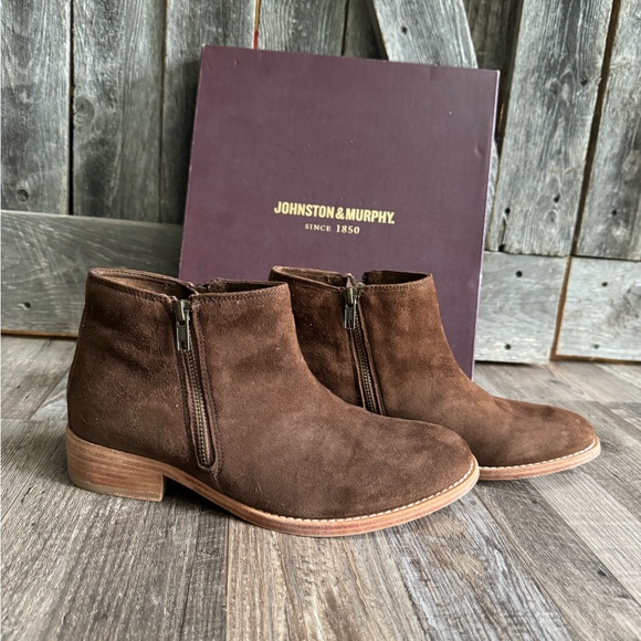Johnston & Murphy Shoes - Suede booties